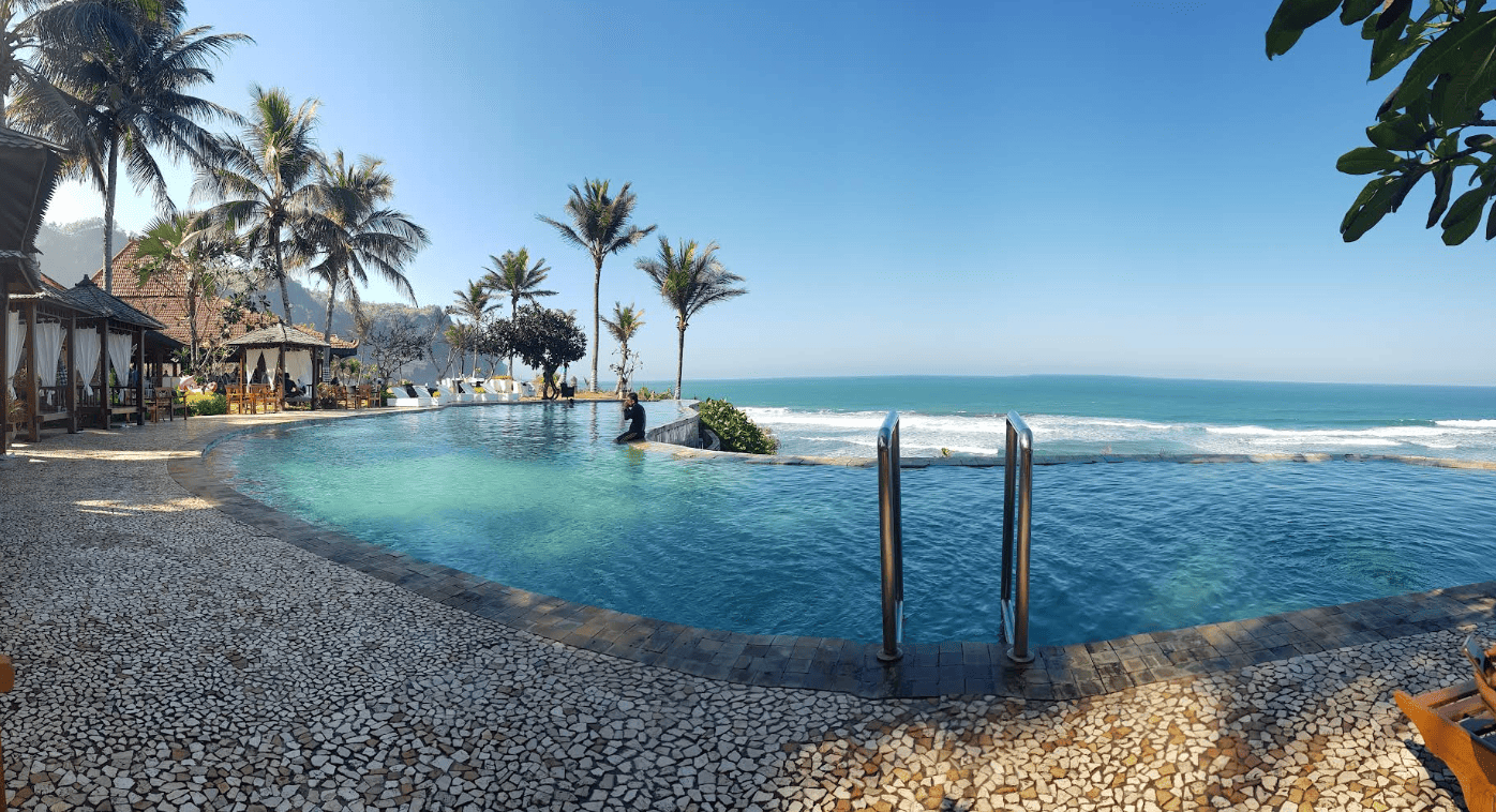 Queen of the South Resort